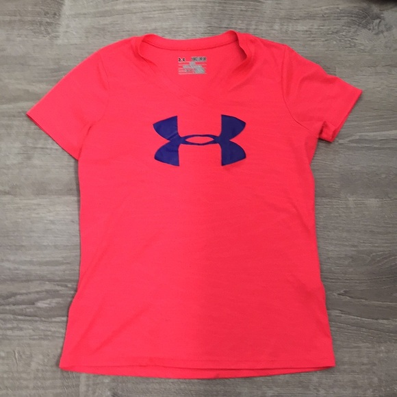 pink under armour shirt and spandex - Picture 4 of 5